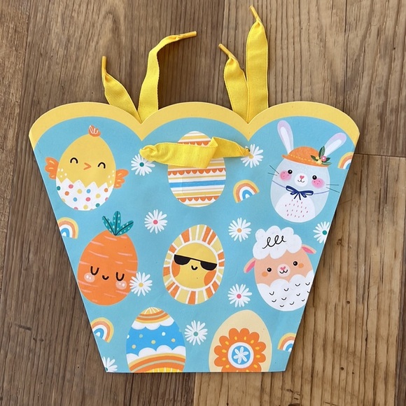 Set of 7 Inspiration Hallmark Easter Bags - Picture 3 of 5